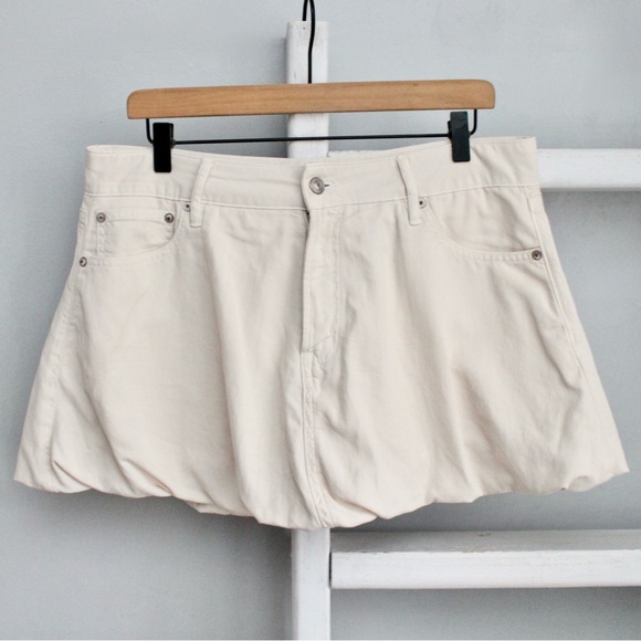 American Eagle Skort Stretch Bubble Mini Mid-Rise Skirt in Cream Beige Size 10 - Picture 2 of 11